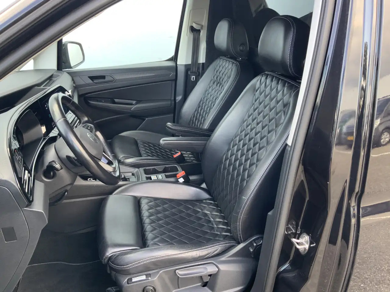 Volkswagen Caddy Cargo 2.0 TDI 1st Edition Automaat Airco Cruise Le - Furgoneta pequeña: foto 4 Volkswagen Caddy Cargo 2.0 TDI 1st Edition Automaat Airco Cruise Le - Furgoneta pequeña: foto 4