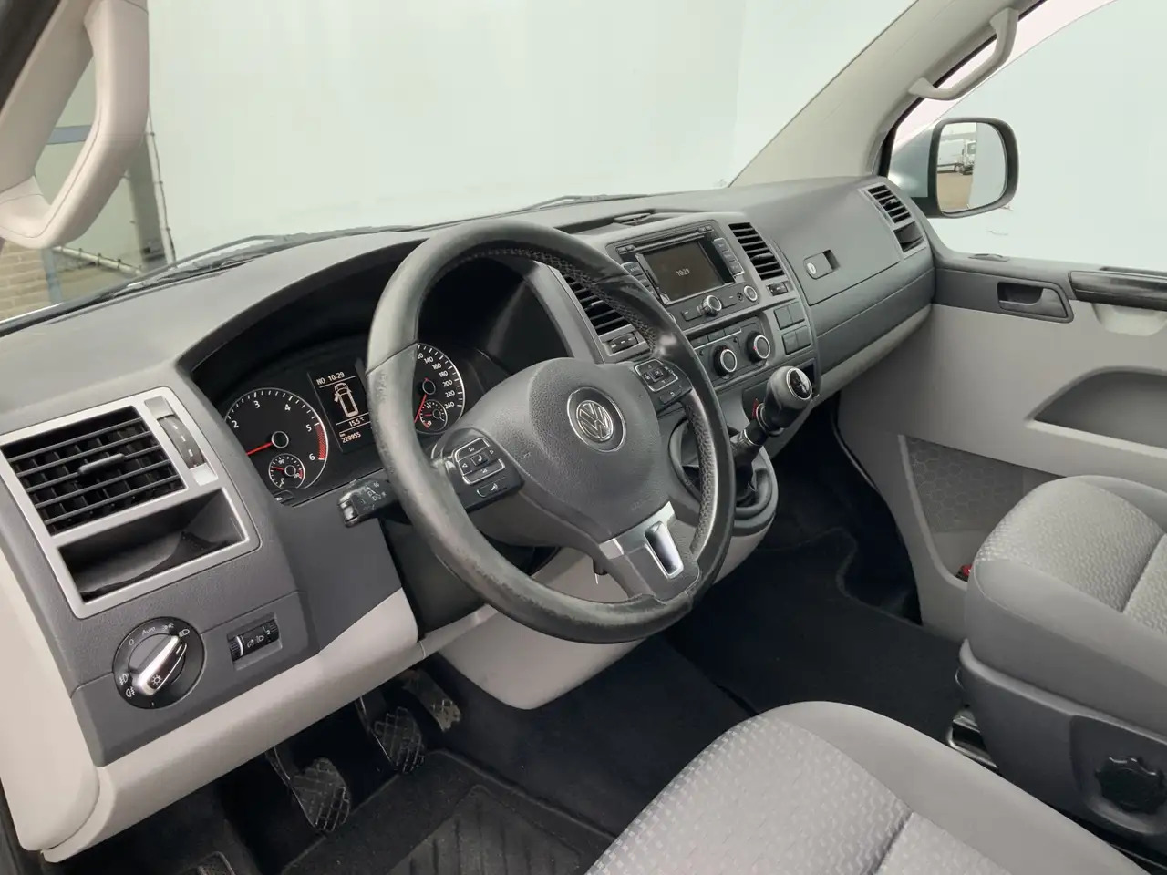 Volkswagen T5 Transporter MARGE 2.0 TDI L2H1 Dub Cab Airco Cruise Alu Velg S - Furgoneta combi: foto 5 Volkswagen T5 Transporter MARGE 2.0 TDI L2H1 Dub Cab Airco Cruise Alu Velg S - Furgoneta combi: foto 5