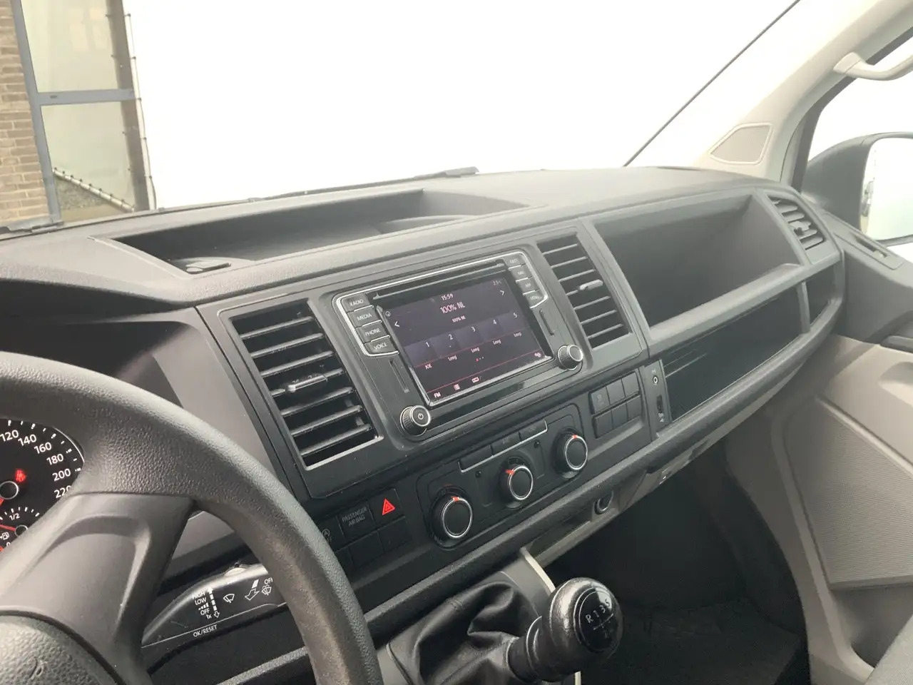 Furgón Volkswagen T6 Transporter 2.0 TDI L2H1 Airco Navi 3 Zits Alu Velg Euro 6: foto 9