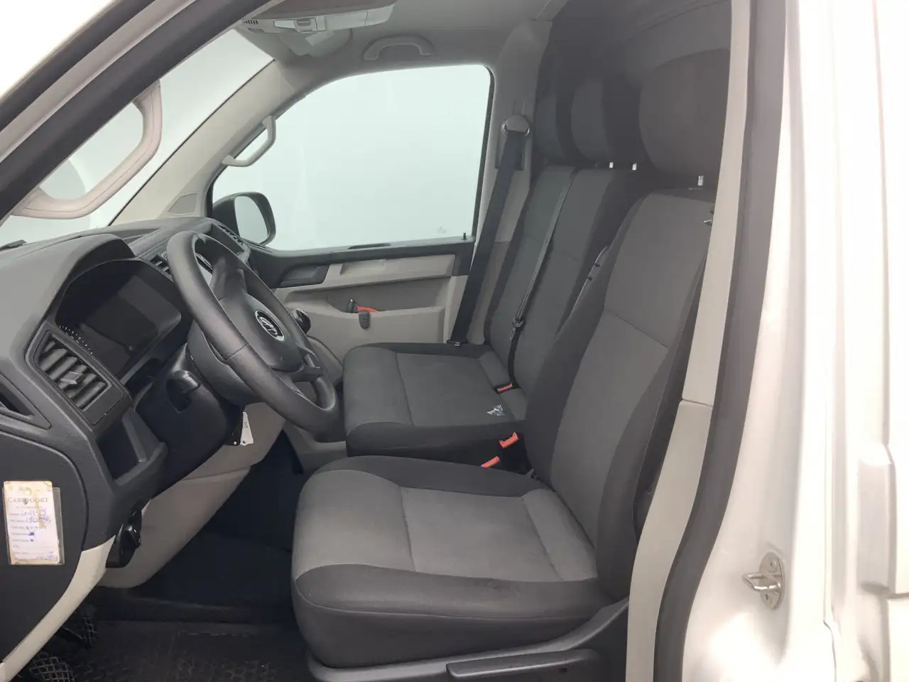 Volkswagen T6 Transporter 2.0 TDI L2H1 Airco Navi Trekhaak 2200 kg 3 Zits Al - Furgón: foto 4 Volkswagen T6 Transporter 2.0 TDI L2H1 Airco Navi Trekhaak 2200 kg 3 Zits Al - Furgón: foto 4