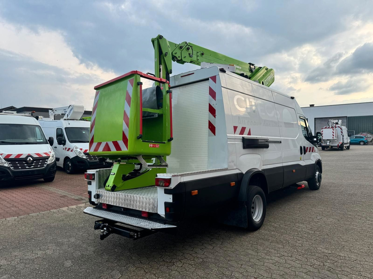 Iveco Daily 70C15 Steiger France Elevateur 172 TPFcc - Camión con plataforma elevadora: foto 4 Iveco Daily 70C15 Steiger France Elevateur 172 TPFcc - Camión con plataforma elevadora: foto 4