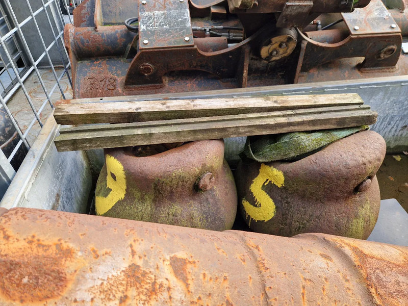 Diversen stalen sloopkogels / sloopbeulen - Cizalla de demolición para Maquinaria de construcción: foto 3 Diversen stalen sloopkogels / sloopbeulen - Cizalla de demolición para Maquinaria de construcción: foto 3
