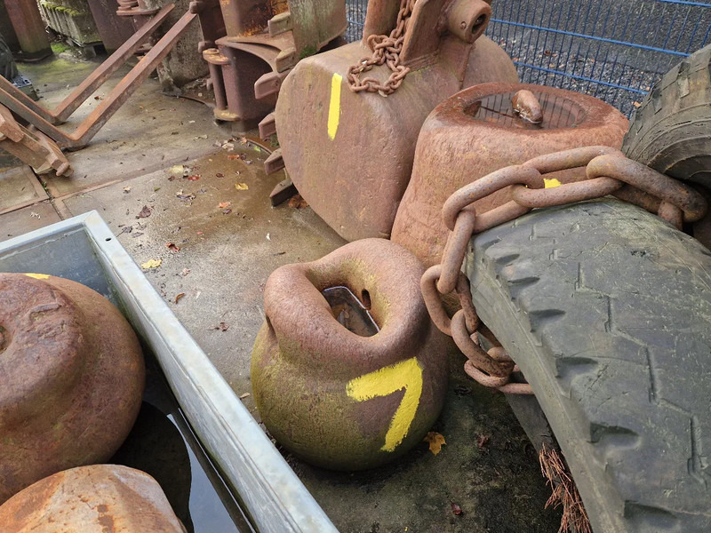 Diversen stalen sloopkogels / sloopbeulen - Cizalla de demolición para Maquinaria de construcción: foto 2 Diversen stalen sloopkogels / sloopbeulen - Cizalla de demolición para Maquinaria de construcción: foto 2