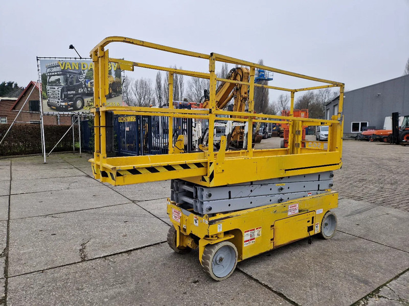 Genie GS2032 elektrisch werkhoogte 8m. met keuring - Plataforma de tijeras: foto 1 Genie GS2032 elektrisch werkhoogte 8m. met keuring - Plataforma de tijeras: foto 1
