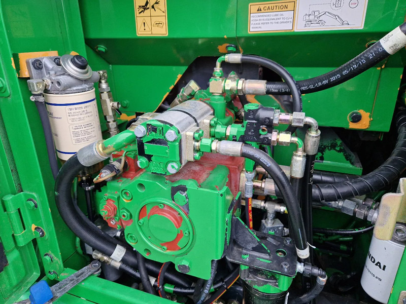 Hyundai Robex 160W-9A met 6-cilinder Cummins motor - Excavadora de ruedas: foto 4 Hyundai Robex 160W-9A met 6-cilinder Cummins motor - Excavadora de ruedas: foto 4
