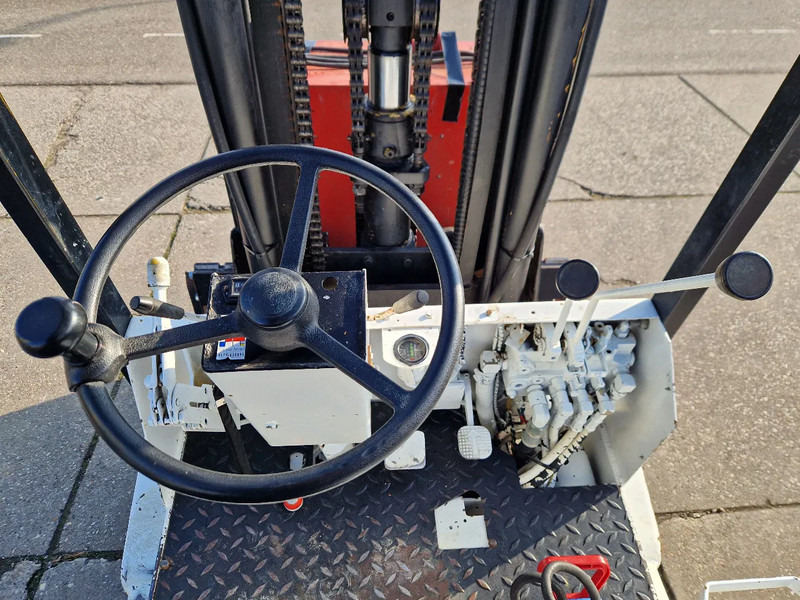 Yale 4.5 ton elektrisch triplomast - Carretilla elevadora eléctrica: foto 5 Yale 4.5 ton elektrisch triplomast - Carretilla elevadora eléctrica: foto 5