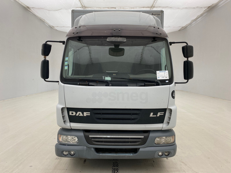 DAF LF45.180 - Camión caja cerrada: foto 2 DAF LF45.180 - Camión caja cerrada: foto 2