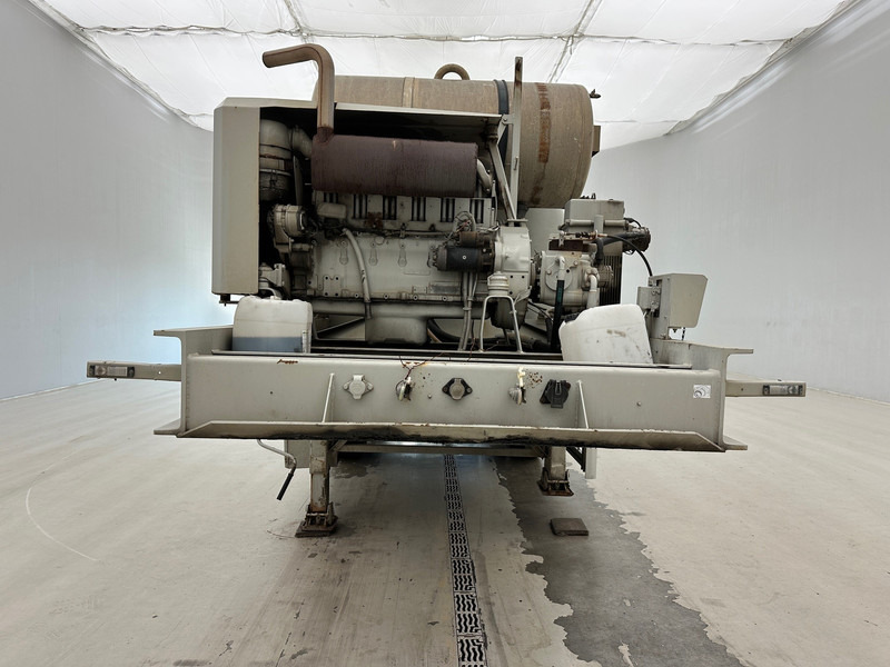 MOL Mixer 10 cub - Semirremolque hormigonera: foto 2 MOL Mixer 10 cub - Semirremolque hormigonera: foto 2