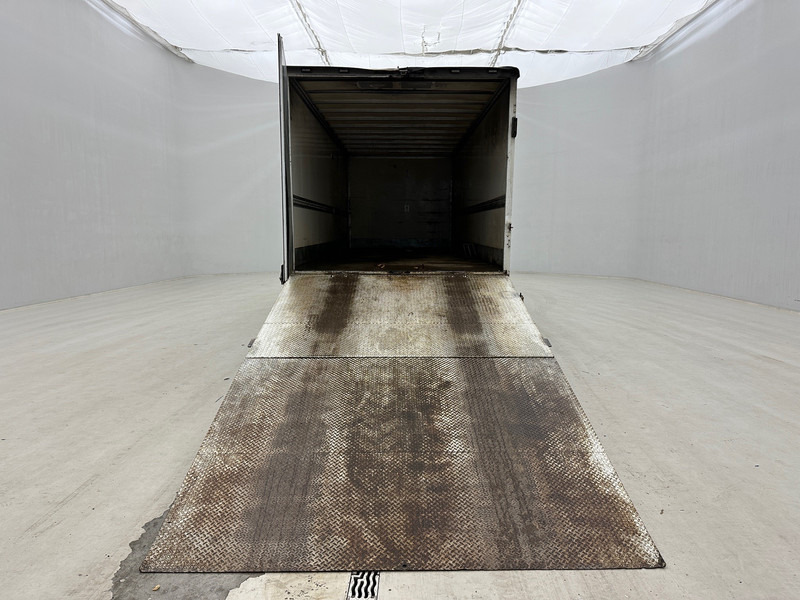 Mercedes-Benz Axor 1833 - Camión caja cerrada: foto 5 Mercedes-Benz Axor 1833 - Camión caja cerrada: foto 5