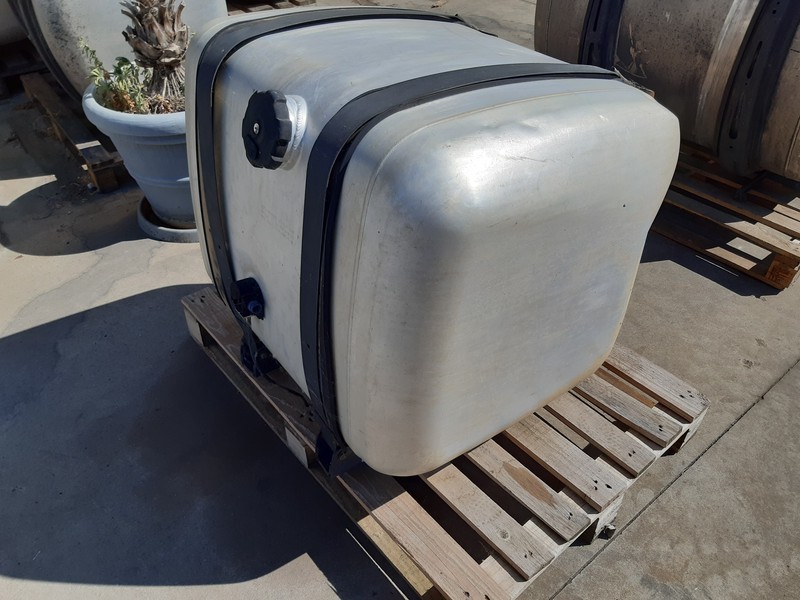 Mercedes-Benz Mazouttank actros A9344700101 - Depósito de combustible: foto 2 Mercedes-Benz Mazouttank actros A9344700101 - Depósito de combustible: foto 2