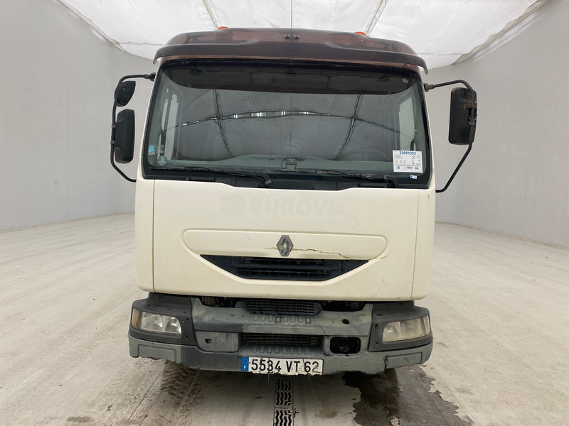 Renault Midlum 180 DCi - Camión cisterna: foto 2 Renault Midlum 180 DCi - Camión cisterna: foto 2