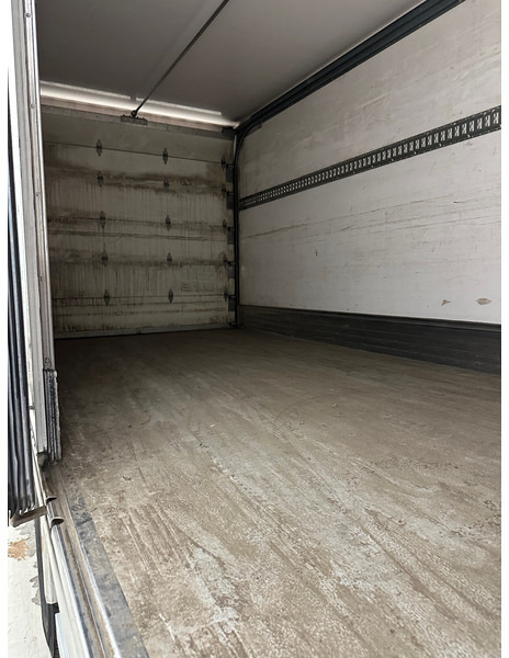 Volvo FL 220 - Camión frigorífico: foto 5 Volvo FL 220 - Camión frigorífico: foto 5