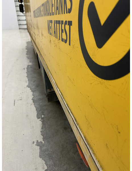 Camión caja cerrada Volvo FL 240: foto 13