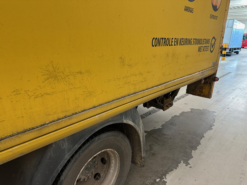 Camión caja cerrada Volvo FL 240: foto 12