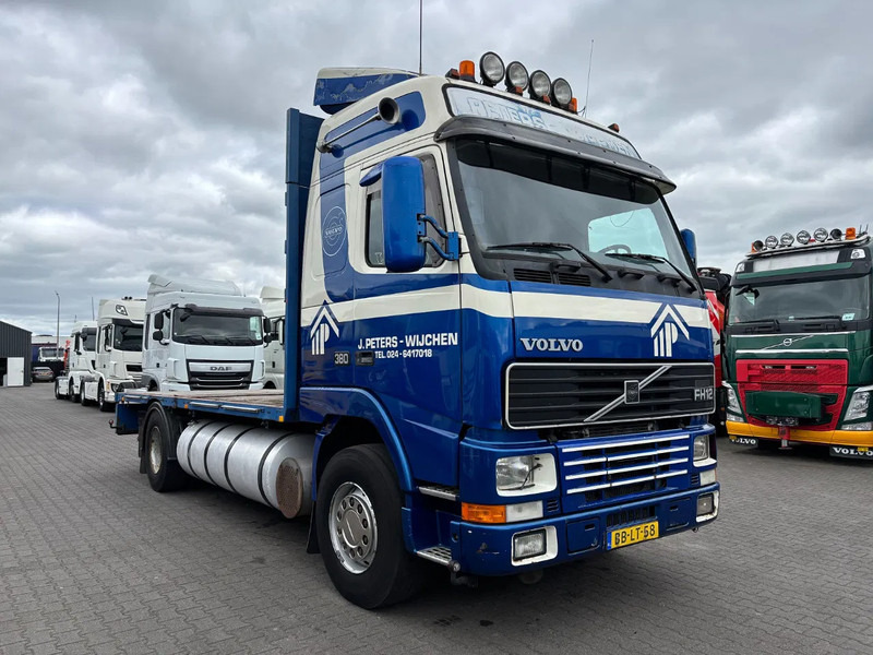 Volvo FH 380 Globetrotter Manual Gearbox - Camión chasis: foto 2 Volvo FH 380 Globetrotter Manual Gearbox - Camión chasis: foto 2
