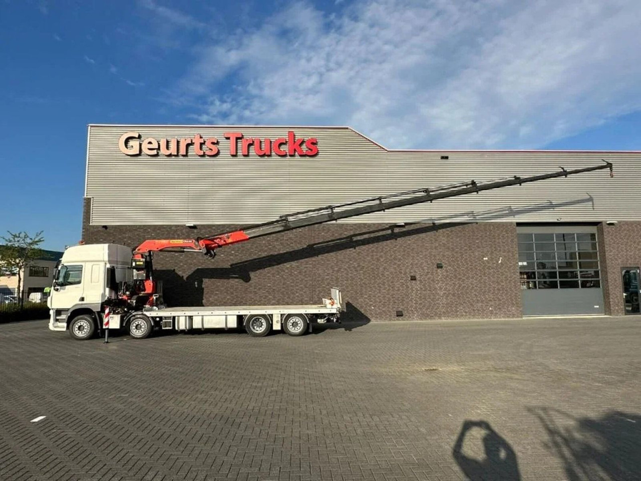 DAF CF 450 8X2 OPRIJWAGEN/MACHINE TRANSPORTER + PALF - Camión grúa: foto 2 DAF CF 450 8X2 OPRIJWAGEN/MACHINE TRANSPORTER + PALF - Camión grúa: foto 2