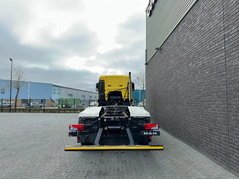 Camión chasis nuevo MAN TGS 33.540 6X6 BB CH HEAVY DUTY CHASSIS CABINE/NIEUW/NEUE/NEW: foto 8 Camión chasis nuevo MAN TGS 33.540 6X6 BB CH HEAVY DUTY CHASSIS CABINE/NIEUW/NEUE/NEW: foto 8