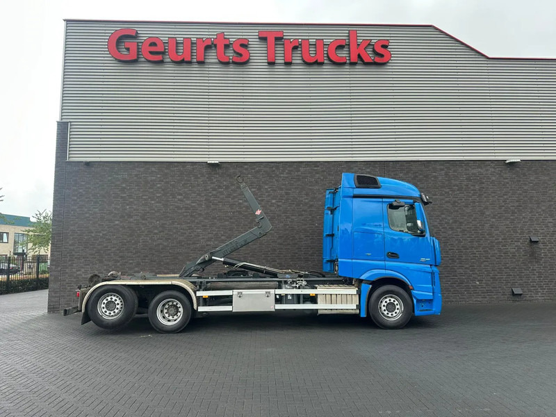 Mercedes-Benz Actros 2545 6X2 MET HIAB MULTILIFT XR21S61 HAAKARMSYSTEEM / ABROLLKIPPER / HOOKLIFT - Camión multibasculante: foto 4 Mercedes-Benz Actros 2545 6X2 MET HIAB MULTILIFT XR21S61 HAAKARMSYSTEEM / ABROLLKIPPER / HOOKLIFT - Camión multibasculante: foto 4