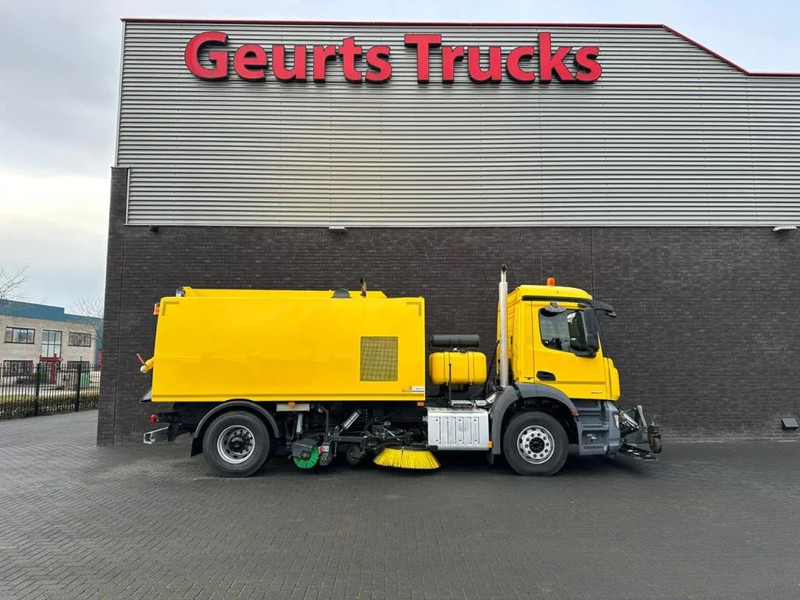 Mercedes-Benz Arocs 1824 4X2 BEAM A9000 SWEEPING TRUCK/ KEHRMASCHINE/VEEGWAGEN/FAHRBAHNREINIGER/AIRPORT CLEANER WITH MAGNET - Barredora vial: foto 4 Mercedes-Benz Arocs 1824 4X2 BEAM A9000 SWEEPING TRUCK/ KEHRMASCHINE/VEEGWAGEN/FAHRBAHNREINIGER/AIRPORT CLEANER WITH MAGNET - Barredora vial: foto 4