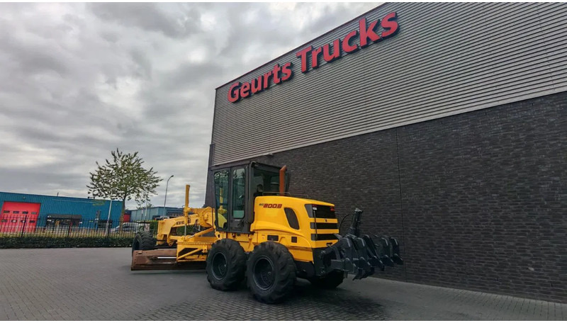 New Holland RG 200 B MOTORGRADER + RIPPER FROM 2012 HOURS 4237 - Grader: foto 3 New Holland RG 200 B MOTORGRADER + RIPPER FROM 2012 HOURS 4237 - Grader: foto 3