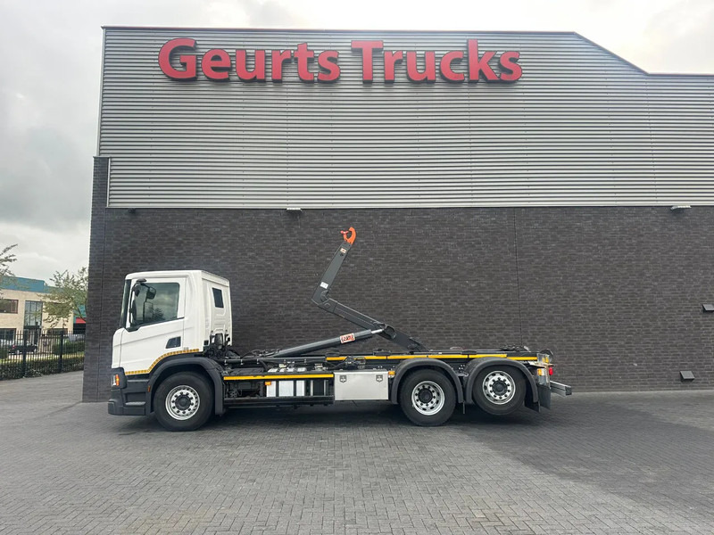 Scania P280 6X2 + AJK/1924 HLF20-6430 HAAKARMSYSTEEM / ABROLLKIPPER / HOOKLIFT - Camión multibasculante: foto 1 Scania P280 6X2 + AJK/1924 HLF20-6430 HAAKARMSYSTEEM / ABROLLKIPPER / HOOKLIFT - Camión multibasculante: foto 1