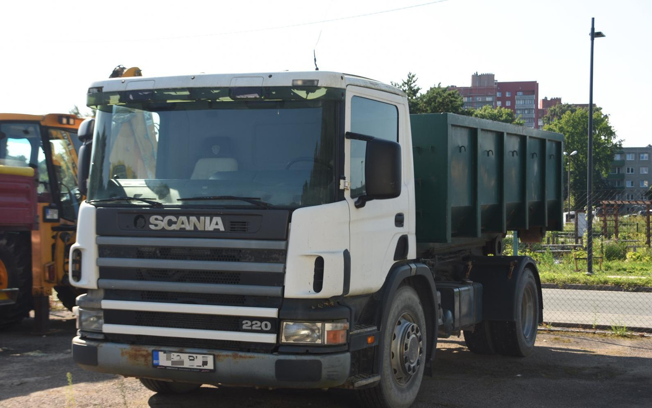 SCANIA P94     220 - Camión volquete: foto 1 SCANIA P94     220 - Camión volquete: foto 1