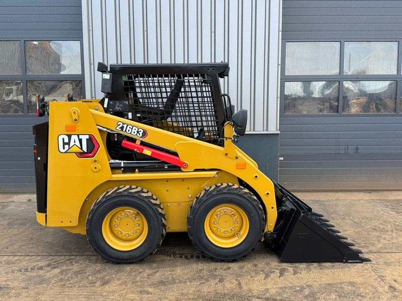 Caterpillar 216B3 - Cargadora: foto 4 Caterpillar 216B3 - Cargadora: foto 4