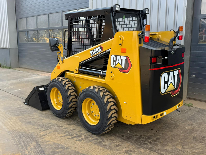 Caterpillar 216B3 - Cargadora: foto 2 Caterpillar 216B3 - Cargadora: foto 2