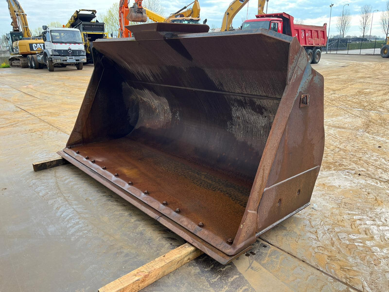 Doosan Bucket DL450 4600 l - Cazo: foto 1 Doosan Bucket DL450 4600 l - Cazo: foto 1