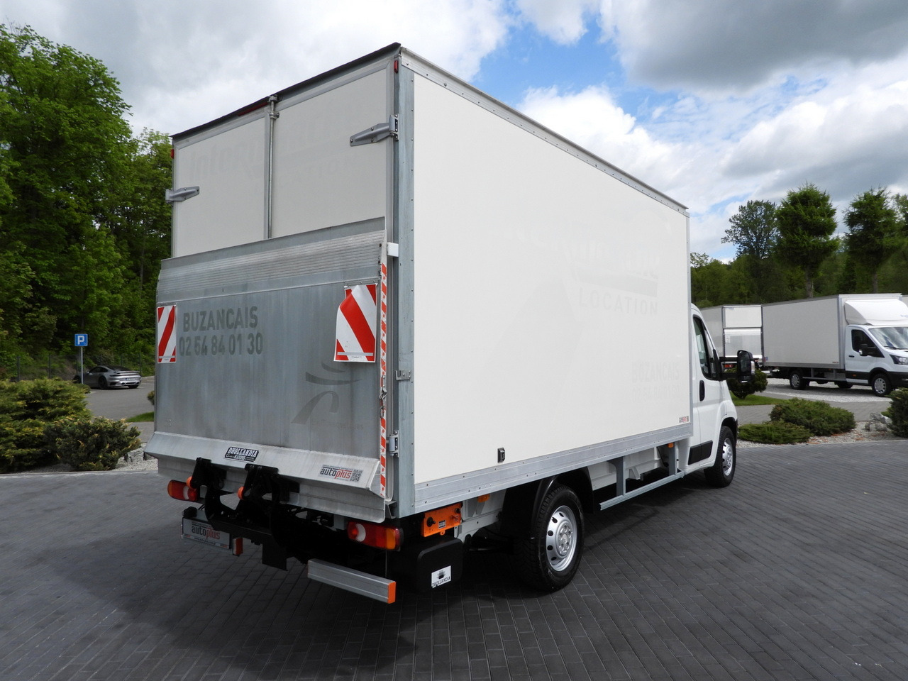 CITROEN JUMPER BOX LIFT 8 PALLETS CRUISE CONTROL NAVIGATION AIR CONDITIONING  165HP - Furgoneta frigorifica: foto 3 CITROEN JUMPER BOX LIFT 8 PALLETS CRUISE CONTROL NAVIGATION AIR CONDITIONING  165HP - Furgoneta frigorifica: foto 3