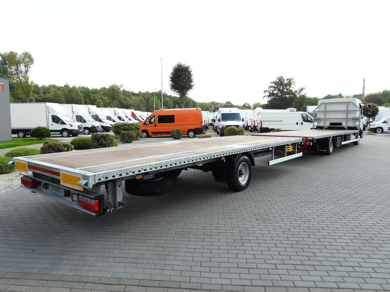 DAF LF 230 CONTAINER CARRIER PLATFORM + TRAILER WEBASTO CRUISE CONTROL LED LIGHTS PNEUMATICS AUTOMATIC TRANSMISSION TWIN WHEELS AIR CONDITIONING 230HP - Camión portacontenedore/ Intercambiable: foto 3 DAF LF 230 CONTAINER CARRIER PLATFORM + TRAILER WEBASTO CRUISE CONTROL LED LIGHTS PNEUMATICS AUTOMATIC TRANSMISSION TWIN WHEELS AIR CONDITIONING 230HP - Camión portacontenedore/ Intercambiable: foto 3