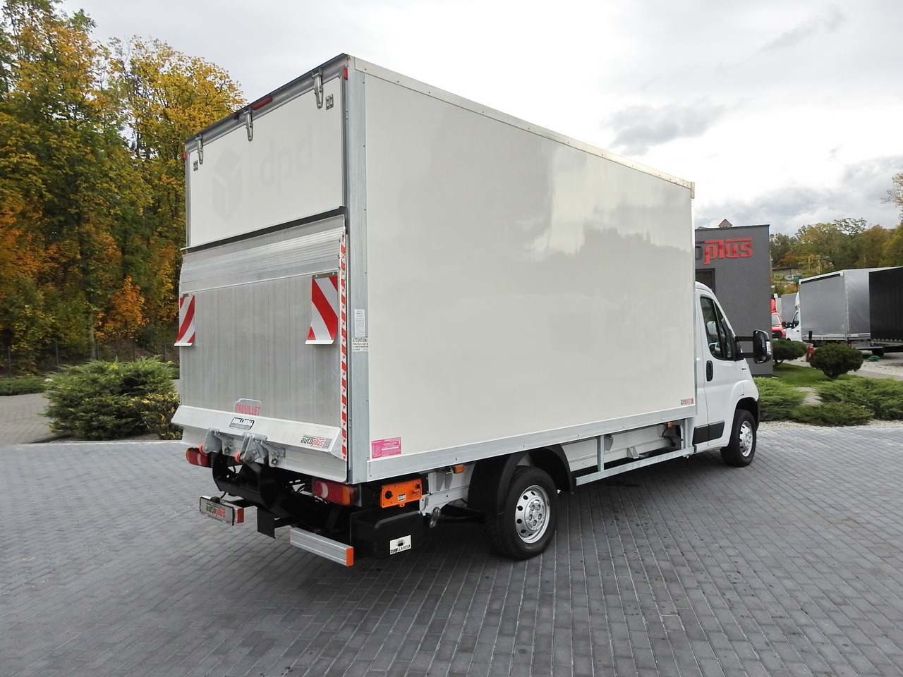 FIAT DUCATO BOX LIFT 8 PALLETS CRUISE CONTROL NAVIGATION AIR CONDITIONING LED LIGHTS  130HP - Furgoneta frigorifica: foto 3 FIAT DUCATO BOX LIFT 8 PALLETS CRUISE CONTROL NAVIGATION AIR CONDITIONING LED LIGHTS  130HP - Furgoneta frigorifica: foto 3
