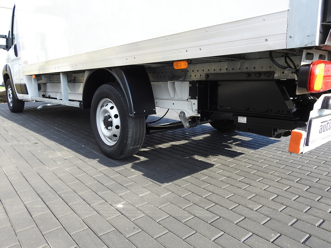 Furgoneta frigorifica FIAT DUCATO BOX LIFT 8 PALLETS CRUISE CONTROL NAVIGATION LED LIGHTS AIR CONDITIONING 130HP: foto 15 Furgoneta frigorifica FIAT DUCATO BOX LIFT 8 PALLETS CRUISE CONTROL NAVIGATION LED LIGHTS AIR CONDITIONING 130HP: foto 15