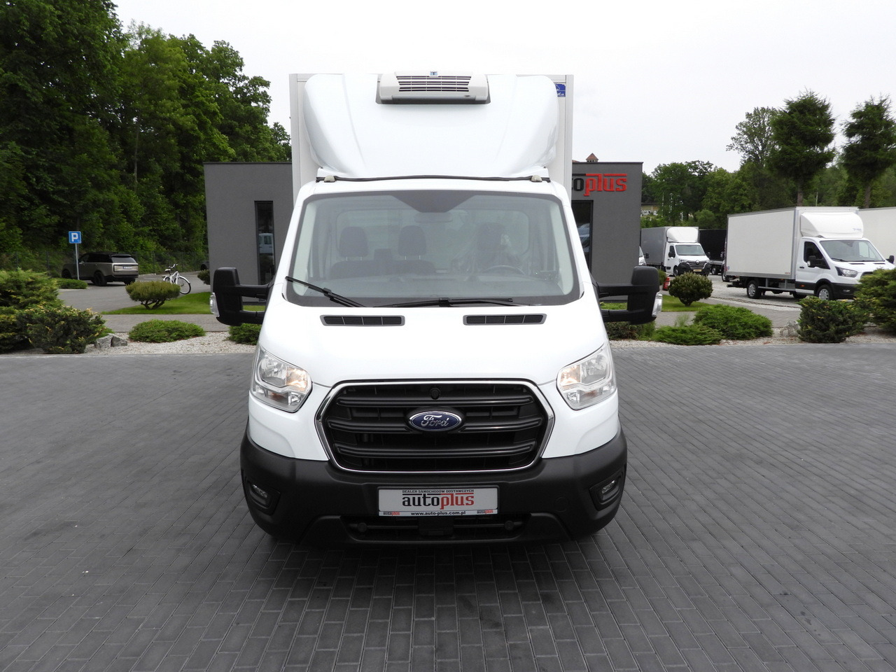 FORD TRANSIT BOX / REFRIGERATOR BOX 5*C / CRUISE CONTROL LED LIGHTS TWIN WHEELS AIR CONDITIONING 130HP - Furgoneta frigorifica: foto 5 FORD TRANSIT BOX / REFRIGERATOR BOX 5*C / CRUISE CONTROL LED LIGHTS TWIN WHEELS AIR CONDITIONING 130HP - Furgoneta frigorifica: foto 5