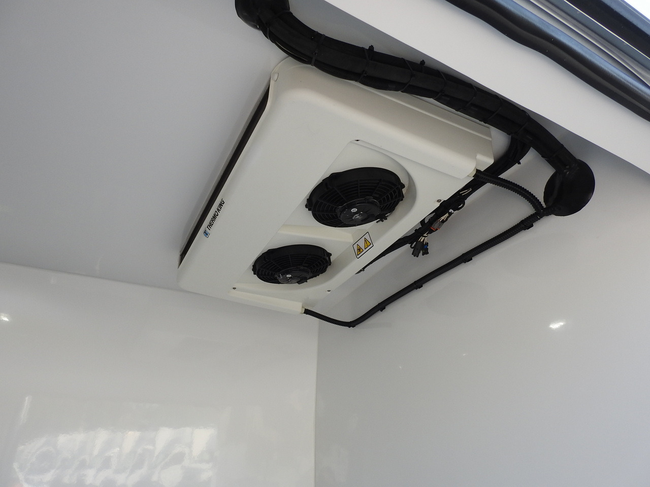 Furgoneta frigorifica FORD TRANSIT REFRIGERATOR VAN  0*C HEATING FUNCTION CRUISE CONTROL AIR CONDITIONING LED LIGHTS  130HP: foto 26