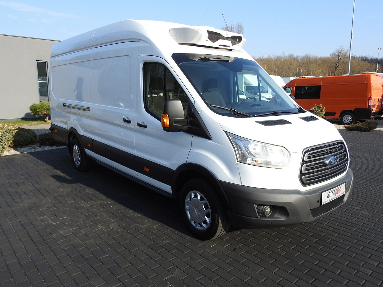 FORD TRANSIT REFRIGERATOR VAN 0°C HEATING FUNCTION CRUISE CONTROL LED LIGHTS AIR CONDITIONING 130HP - Furgoneta frigorifica: foto 4 FORD TRANSIT REFRIGERATOR VAN 0°C HEATING FUNCTION CRUISE CONTROL LED LIGHTS AIR CONDITIONING 130HP - Furgoneta frigorifica: foto 4