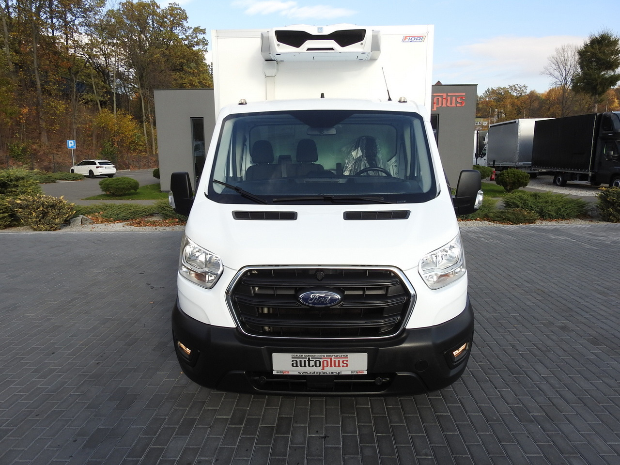 FORD TRANSIT REGRIGERATOR BOX -10*C POWER SUPPLY 230V CRUISE CONTROL AIR CONDITIONING LED LIGHTS PNEUMATICS TWIN WHEELS 130HP - Furgoneta frigorifica: foto 5 FORD TRANSIT REGRIGERATOR BOX -10*C POWER SUPPLY 230V CRUISE CONTROL AIR CONDITIONING LED LIGHTS PNEUMATICS TWIN WHEELS 130HP - Furgoneta frigorifica: foto 5