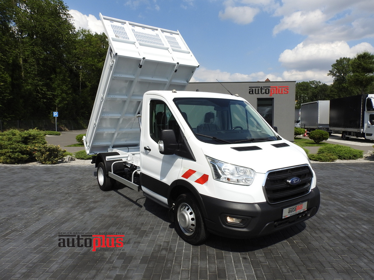 FORD TRANSIT TIPPER CRUISE CONTROL AIR CONDITIONING TWIN WHEELS 170HP - Furgoneta basculante: foto 1 FORD TRANSIT TIPPER CRUISE CONTROL AIR CONDITIONING TWIN WHEELS 170HP - Furgoneta basculante: foto 1