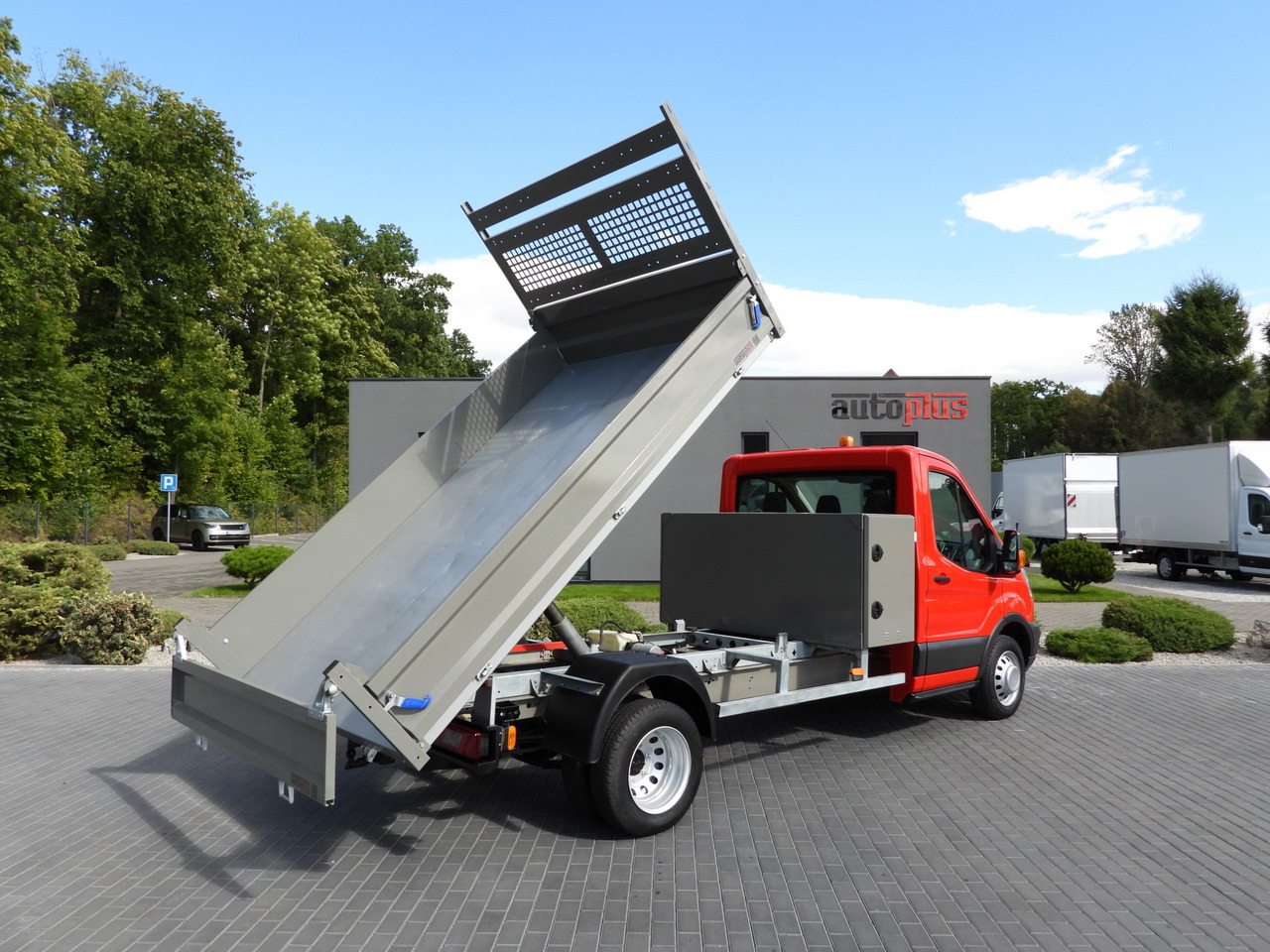 FORD TRANSIT TIPPER CRUISE CONTROL LED LIGHTS TWIN WHEELS AIR CONDITIONING  170HP - Furgoneta basculante: foto 3 FORD TRANSIT TIPPER CRUISE CONTROL LED LIGHTS TWIN WHEELS AIR CONDITIONING  170HP - Furgoneta basculante: foto 3