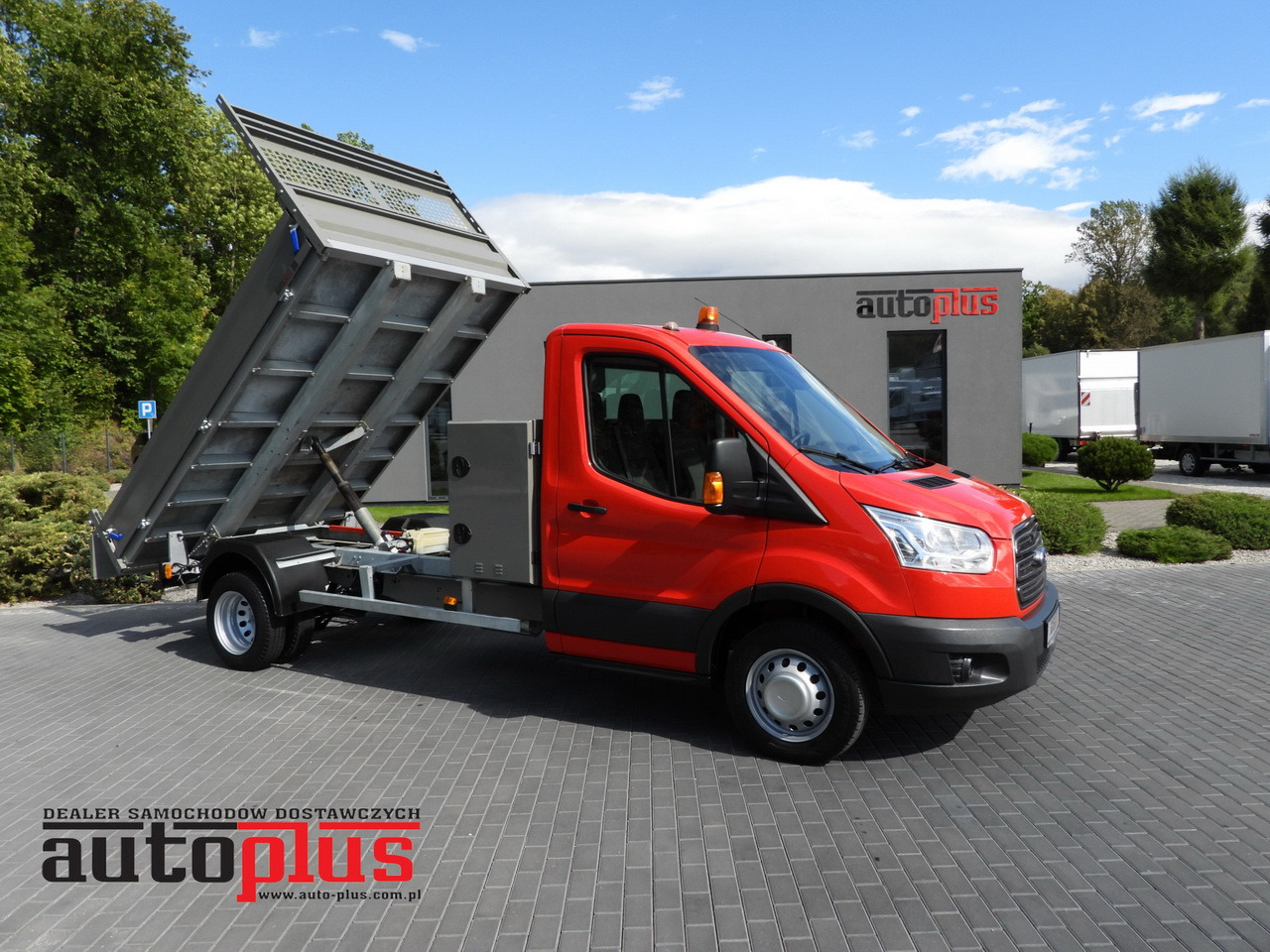FORD TRANSIT TIPPER CRUISE CONTROL LED LIGHTS TWIN WHEELS AIR CONDITIONING  170HP - Furgoneta basculante: foto 1 FORD TRANSIT TIPPER CRUISE CONTROL LED LIGHTS TWIN WHEELS AIR CONDITIONING  170HP - Furgoneta basculante: foto 1