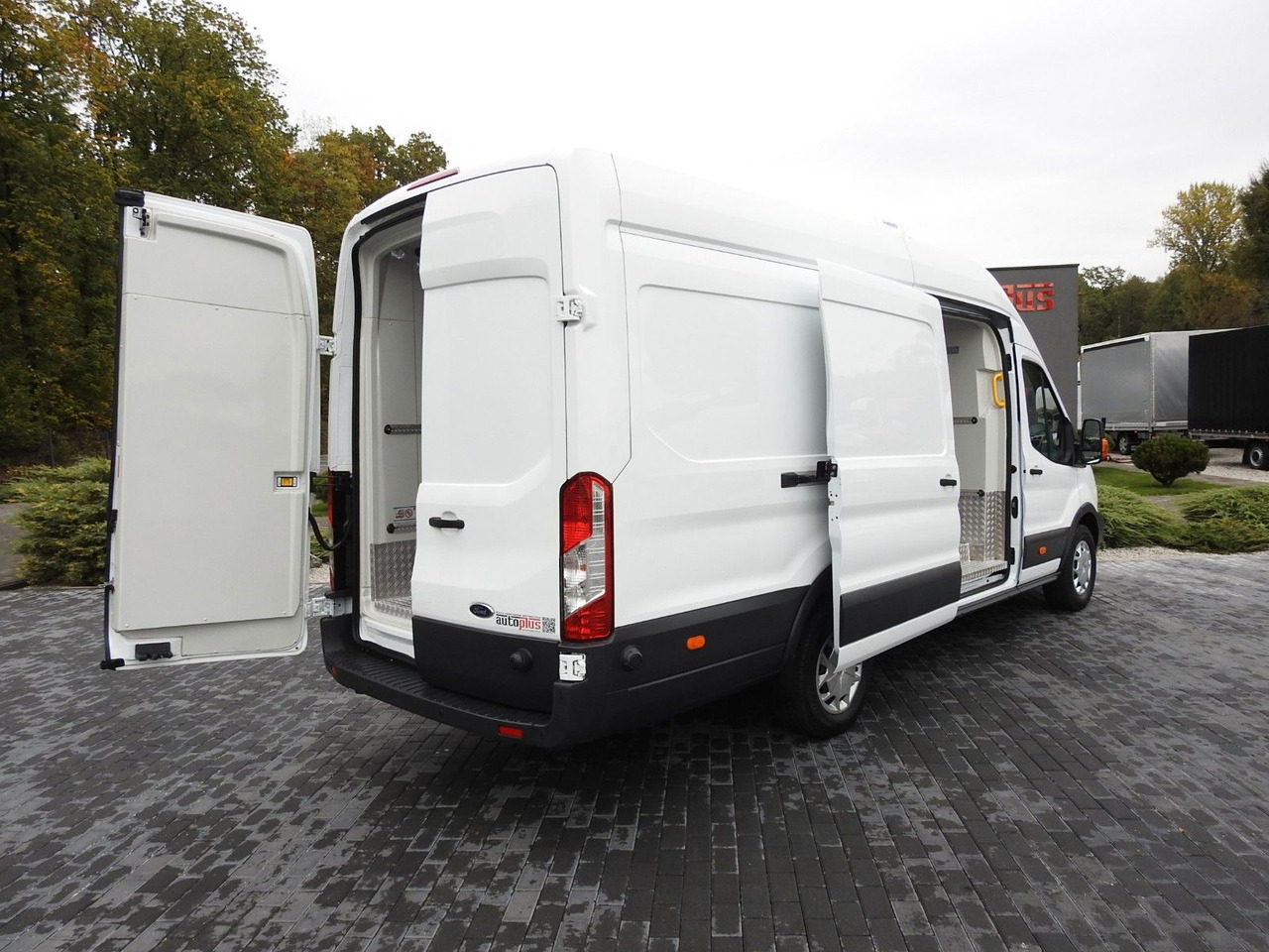 Ford TRANSIT KÜHLKASTENWAGEN 0*C HEIZFUNKTION Ford TRANSIT KÜHLKASTENWAGEN 0*C HEIZFUNKTION - Furgoneta frigorifica: foto 3 Ford TRANSIT KÜHLKASTENWAGEN 0*C HEIZFUNKTION Ford TRANSIT KÜHLKASTENWAGEN 0*C HEIZFUNKTION - Furgoneta frigorifica: foto 3