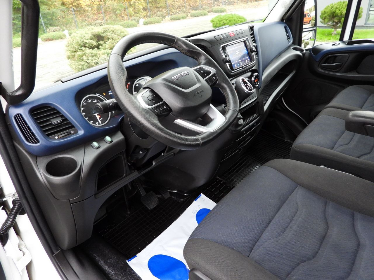 IVECO DAILY 35C21 TIPPER CRUISE CONTROL NAVIGATION LED LIGHTS AUTOMATIC TRANSMISSION TWIN WHEELS AIR CONDITIONING 210HP - Furgoneta basculante: foto 2 IVECO DAILY 35C21 TIPPER CRUISE CONTROL NAVIGATION LED LIGHTS AUTOMATIC TRANSMISSION TWIN WHEELS AIR CONDITIONING 210HP - Furgoneta basculante: foto 2