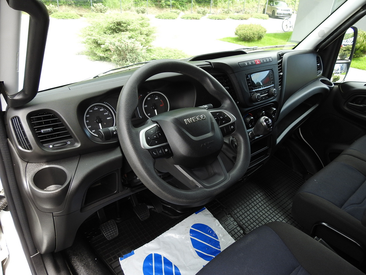 IVECO DAILY 35S14 8 PALLETS CRUISE CONTROL TWIN WHEELS AIR CONDITIONING 140HP - Furgoneta caja cerrada: foto 2 IVECO DAILY 35S14 8 PALLETS CRUISE CONTROL TWIN WHEELS AIR CONDITIONING 140HP - Furgoneta caja cerrada: foto 2