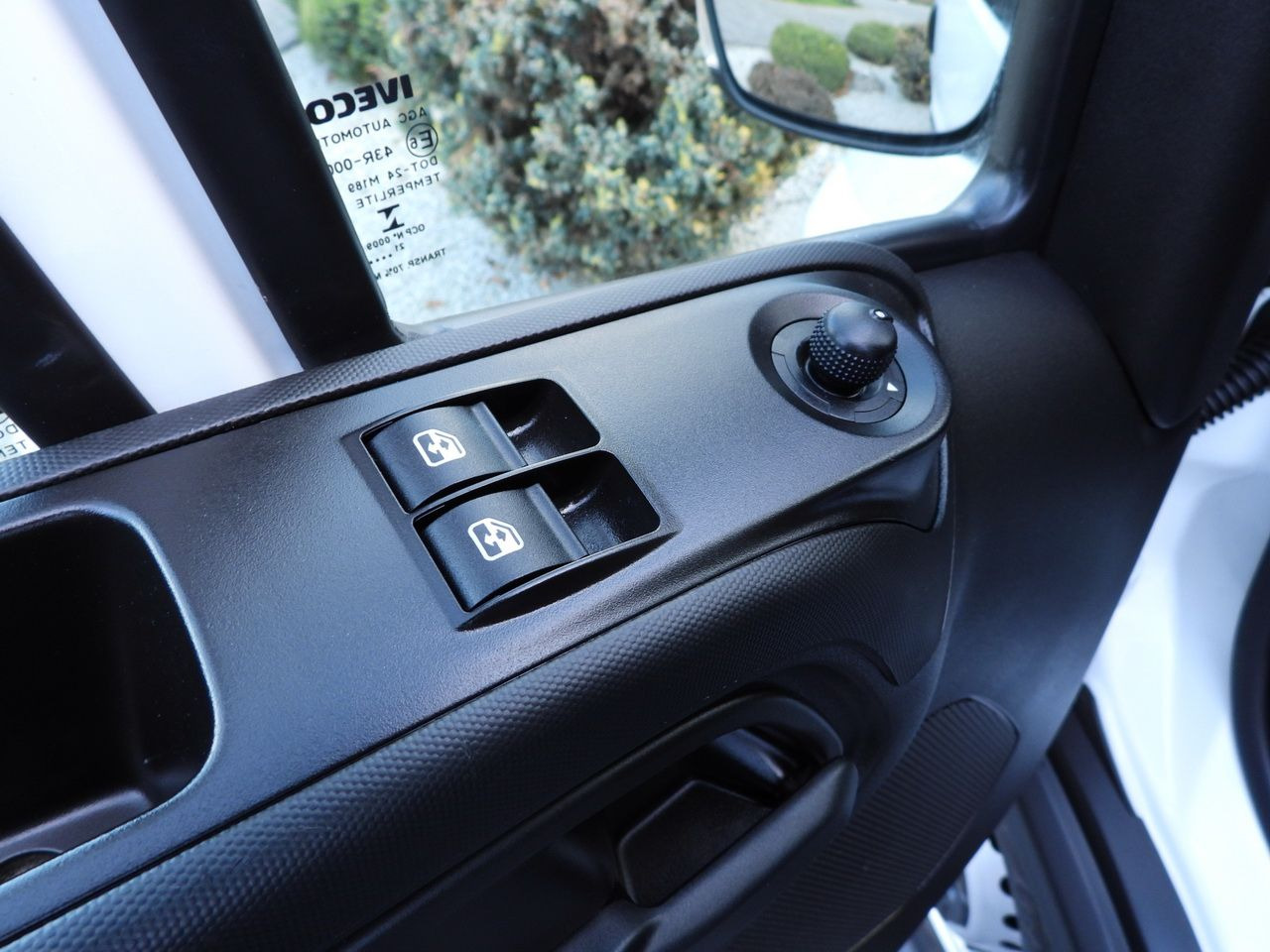 Furgoneta frigorifica IVECO DAILY 35S14 REFRIGERATOR VAN 0*C POWER SUPPLY 230V NAVIGATION AUTOMATIC TRANSMISSION  AIR CONDITIONING  140HP: foto 47