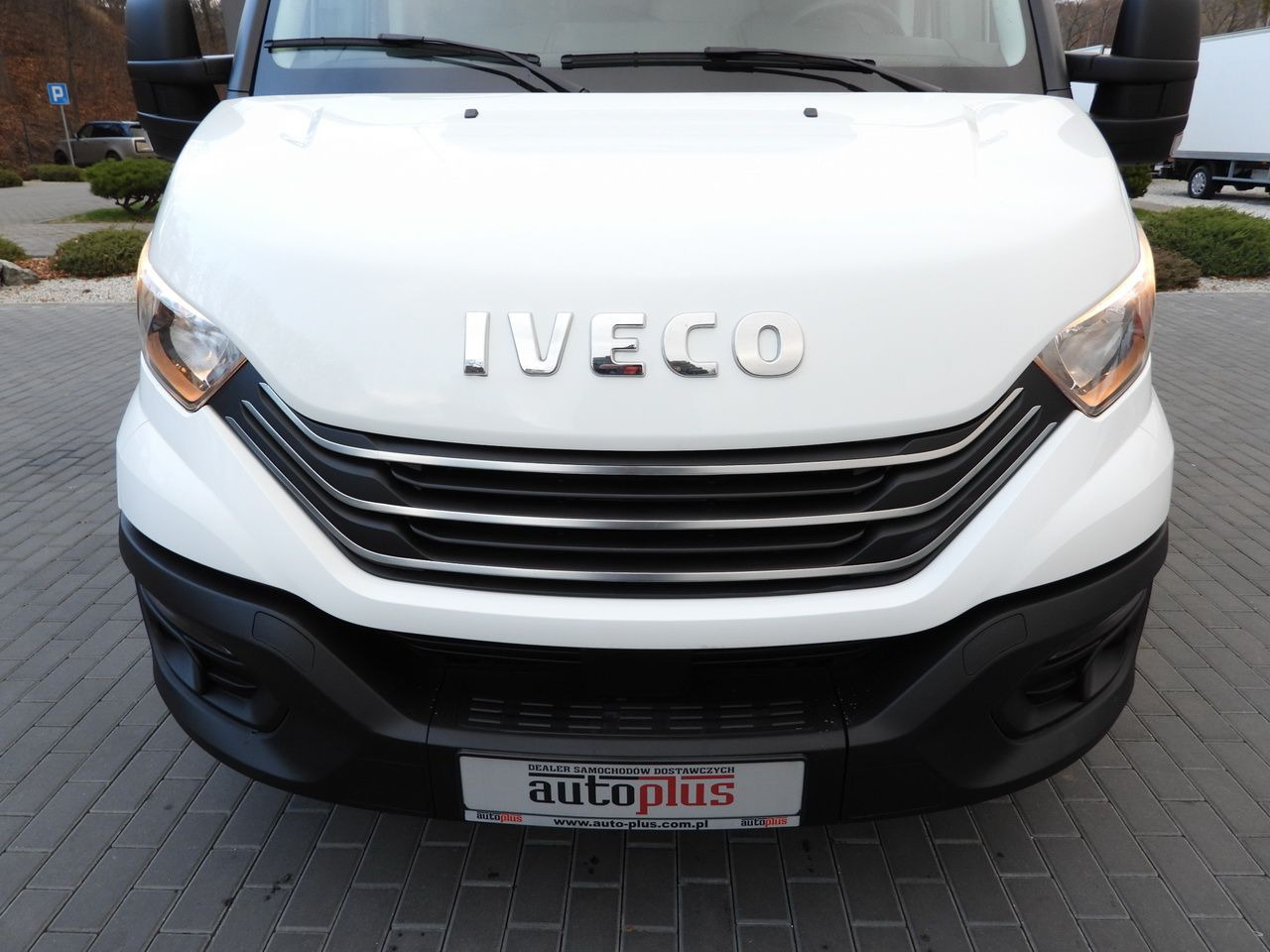 Furgoneta frigorifica IVECO DAILY 35S14 REFRIGERATOR VAN 0*C POWER SUPPLY 230V NAVIGATION AUTOMATIC TRANSMISSION  AIR CONDITIONING  140HP: foto 15