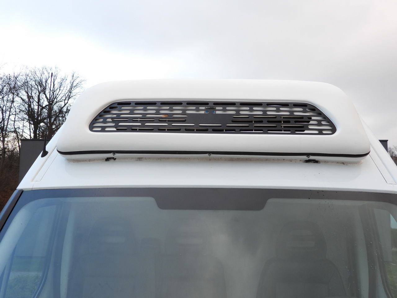 Furgoneta frigorifica IVECO DAILY 35S14 REFRIGERATOR VAN 0*C POWER SUPPLY 230V NAVIGATION AUTOMATIC TRANSMISSION  AIR CONDITIONING  140HP: foto 16