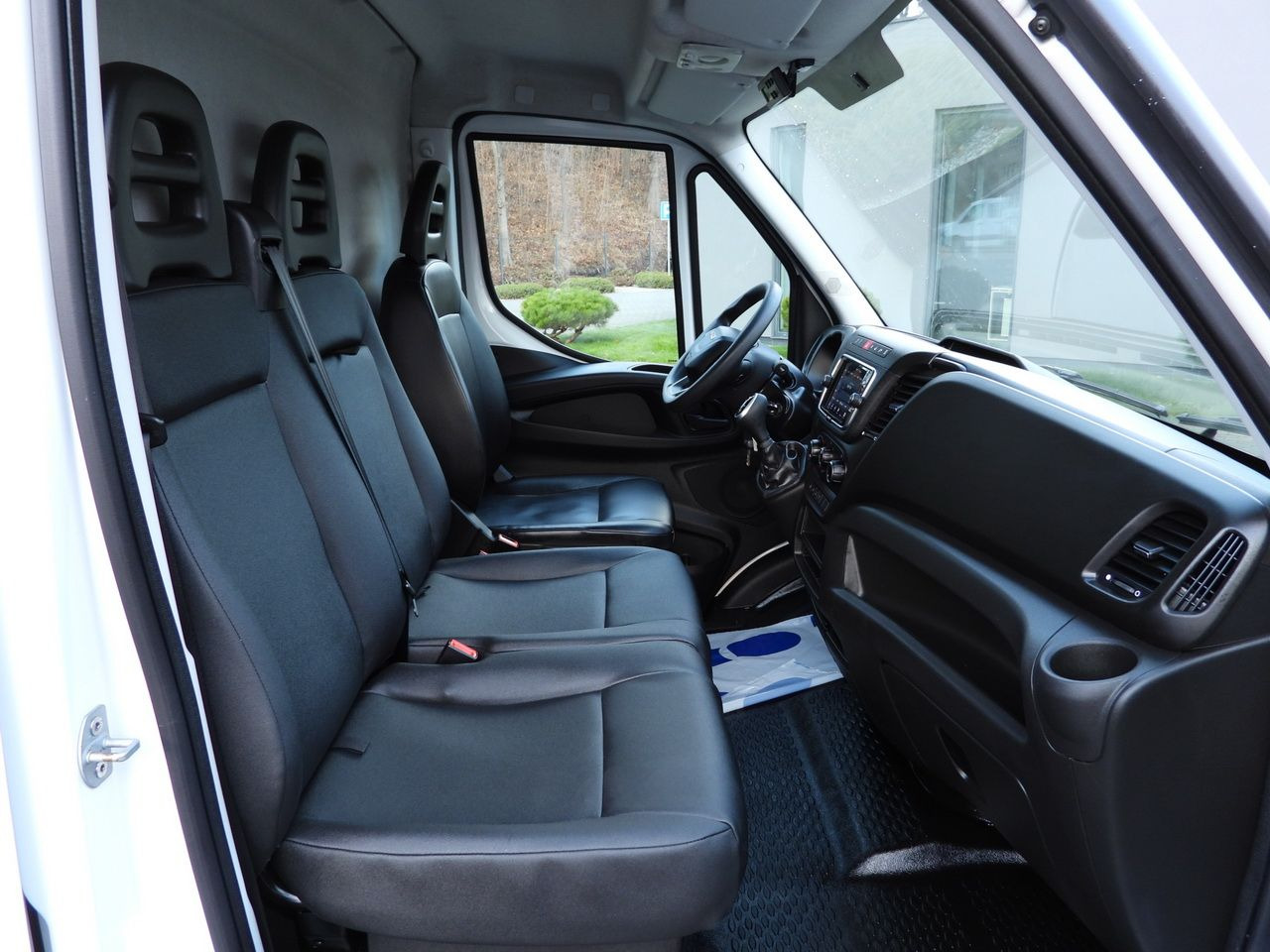 Furgoneta frigorifica IVECO DAILY 35S14 REFRIGERATOR VAN 0*C POWER SUPPLY 230V NAVIGATION AUTOMATIC TRANSMISSION  AIR CONDITIONING  140HP: foto 49