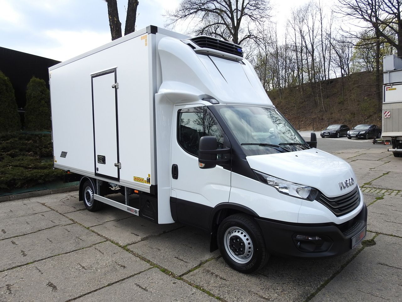 IVECO DAILY 35S16 NEW REGRIGERATOR BOX -10*C 8 PALLETS HEATING FUNCTION POWER SUPPLY 230V CRUISE CONTROL AIR CONDITIONING 160HP - Furgoneta frigorifica: foto 4 IVECO DAILY 35S16 NEW REGRIGERATOR BOX -10*C 8 PALLETS HEATING FUNCTION POWER SUPPLY 230V CRUISE CONTROL AIR CONDITIONING 160HP - Furgoneta frigorifica: foto 4