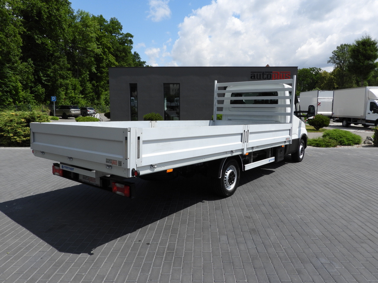 IVECO DAILY 35S16 STAKE BODY 10 PALLETS CRUISE CONTROL AIR CONDITIONING 160HP - Furgoneta caja abierta: foto 3 IVECO DAILY 35S16 STAKE BODY 10 PALLETS CRUISE CONTROL AIR CONDITIONING 160HP - Furgoneta caja abierta: foto 3