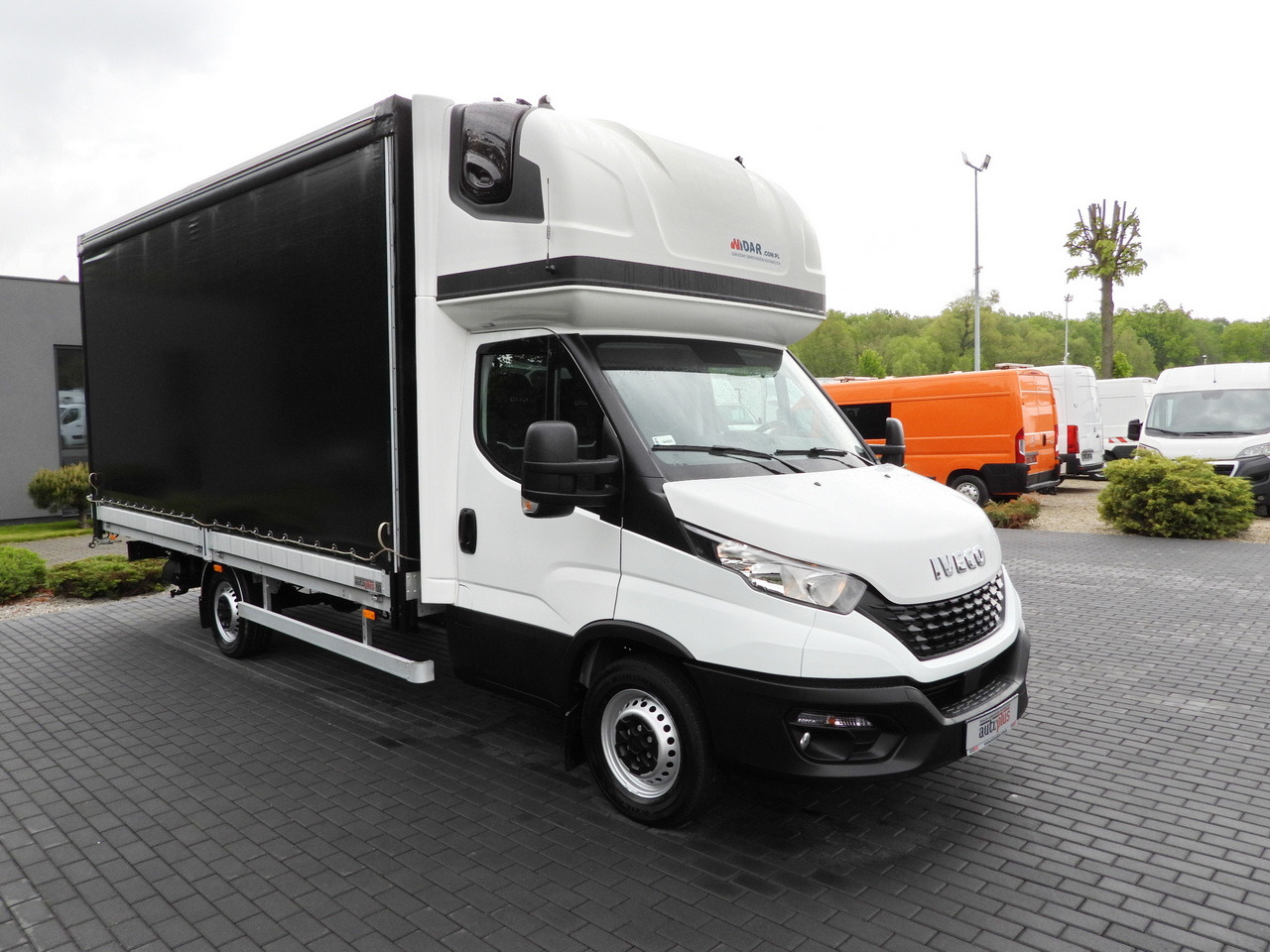 IVECO DAILY  35S18 TARPAULIN 10 PALLETS WEBASTO CRUISE CONTROL AIR CONDITIONING  180HP - Furgoneta con lona: foto 4 IVECO DAILY  35S18 TARPAULIN 10 PALLETS WEBASTO CRUISE CONTROL AIR CONDITIONING  180HP - Furgoneta con lona: foto 4